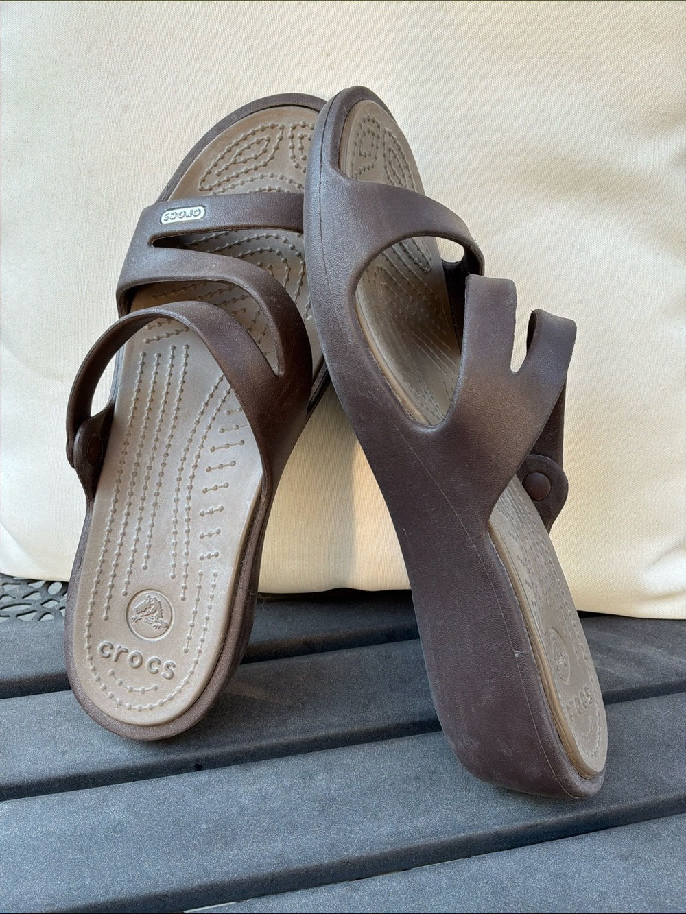 Women’s CROCS Slip On Sandals Brown Size 8 *LIKE NEW*